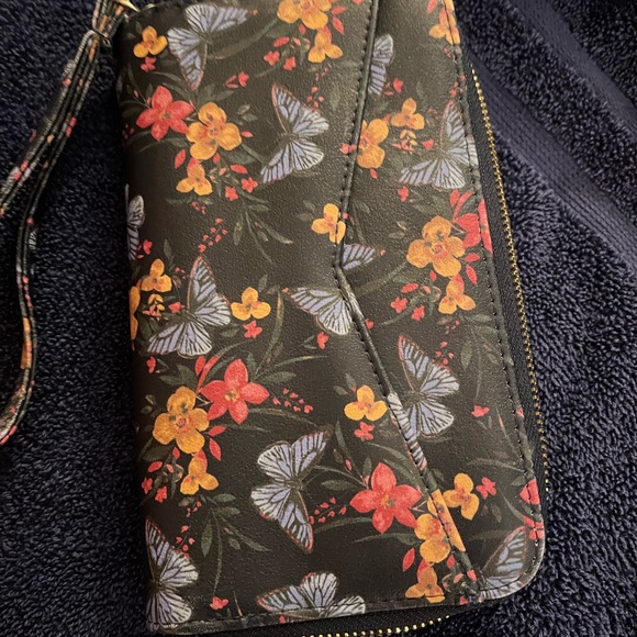 Butterfly Floral Black Wristlet Clutch - Picture 7 of 10